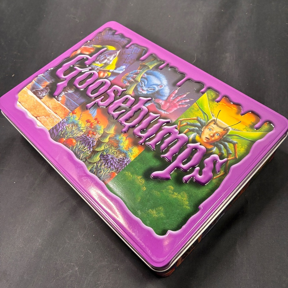 Lot of 5 RL STINE Goosebumps Paperback Books w/ Collector’s Tin